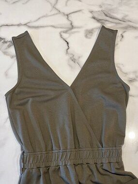The Drop Women's Caralyn Mirand Sleeveless Faux-Wrap Jumpsuit XS
